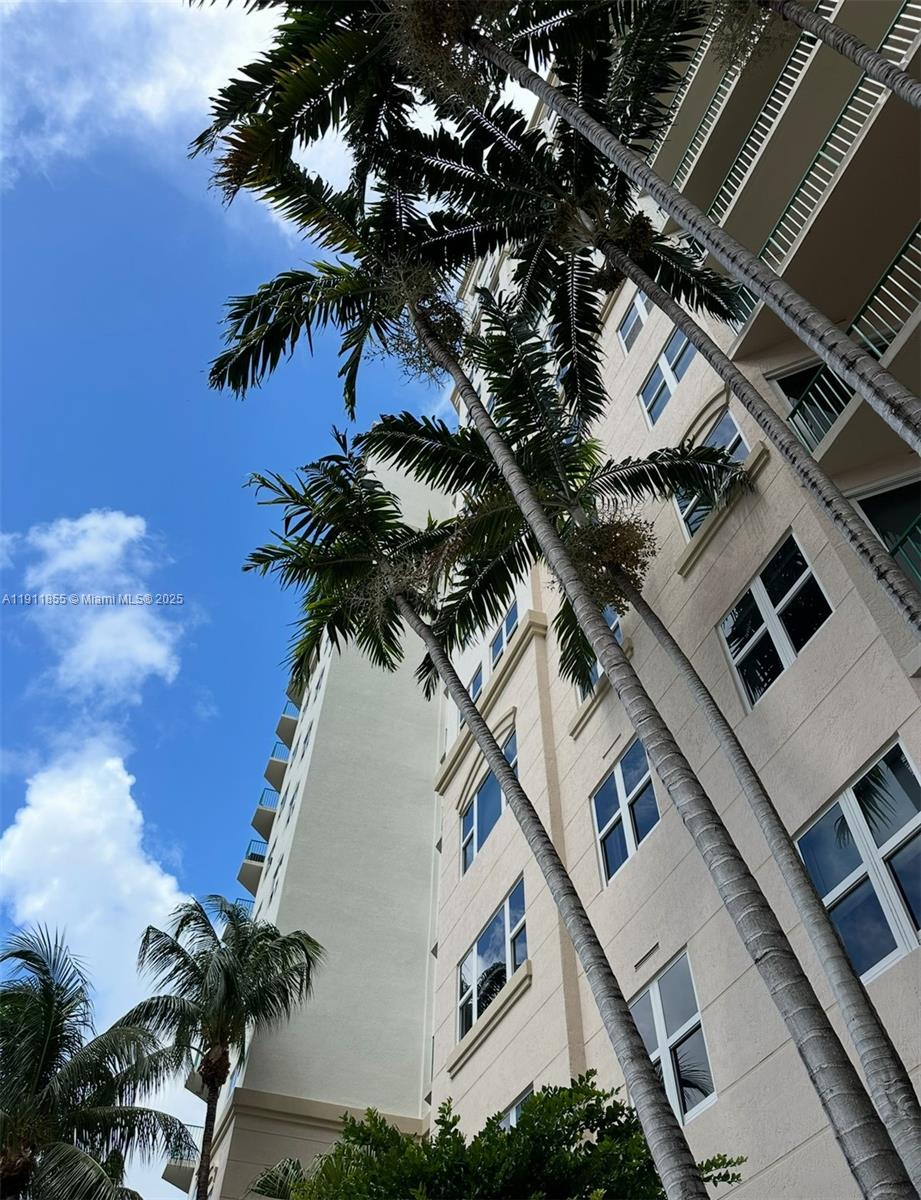 19900 E Country Club Dr # 816