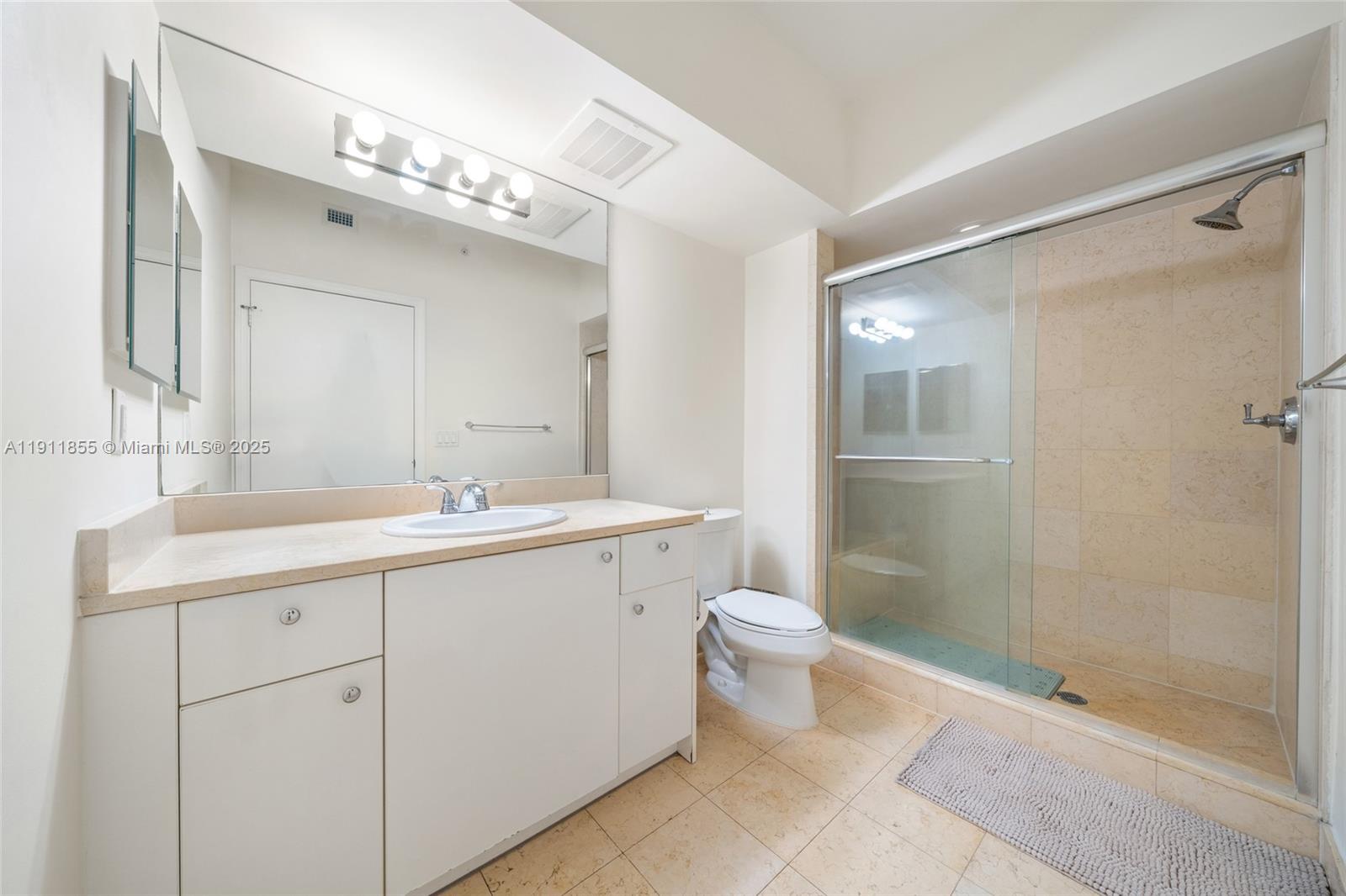 19900 E Country Club Dr # 816