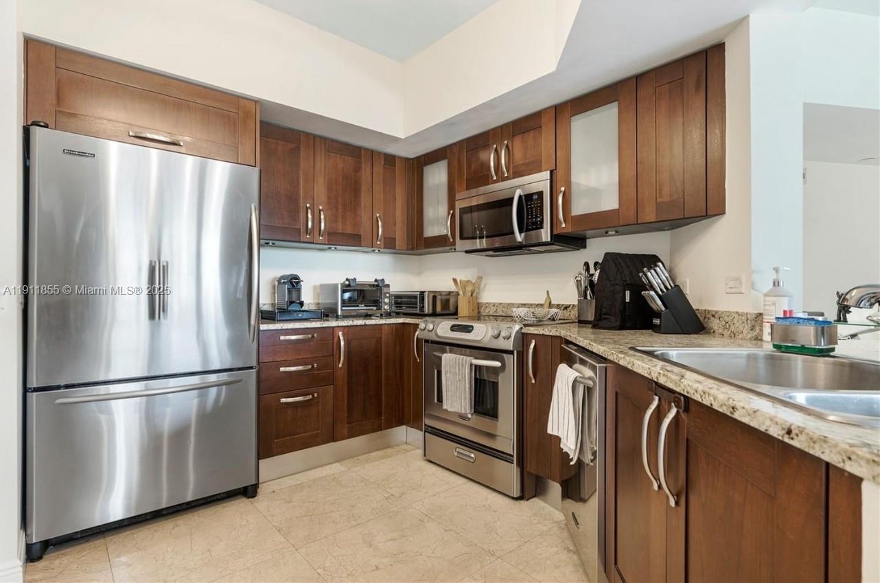 19900 E Country Club Dr # 816