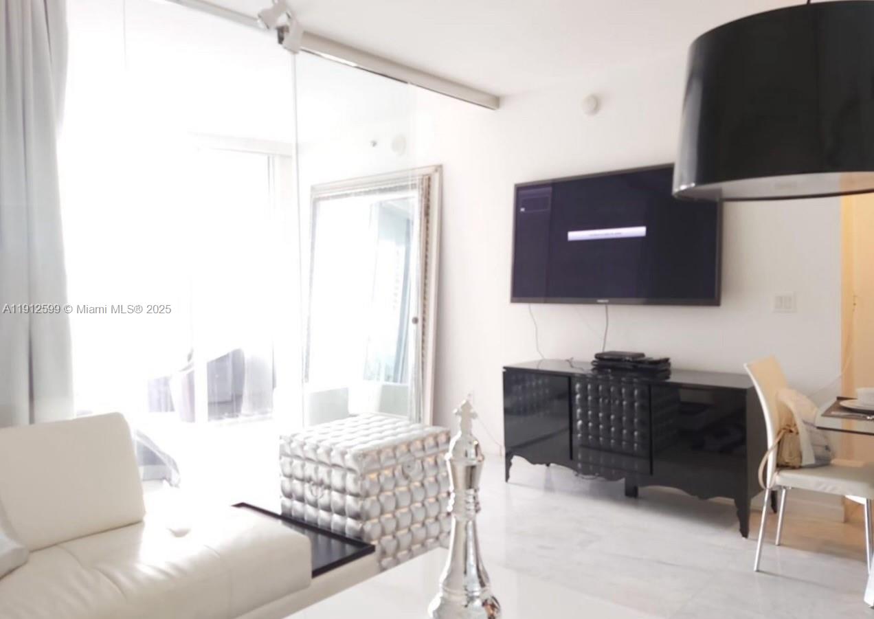 475 Brickell Ave # 510