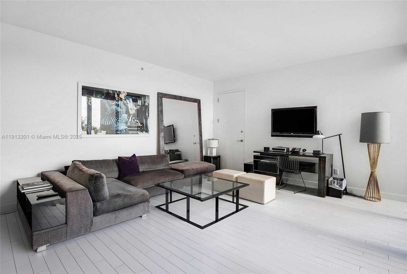 2201 Collins Ave # 431