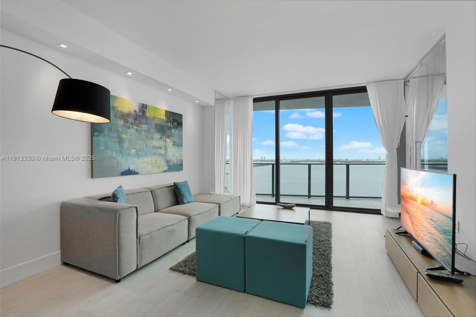 460 NE 28th St # 2806