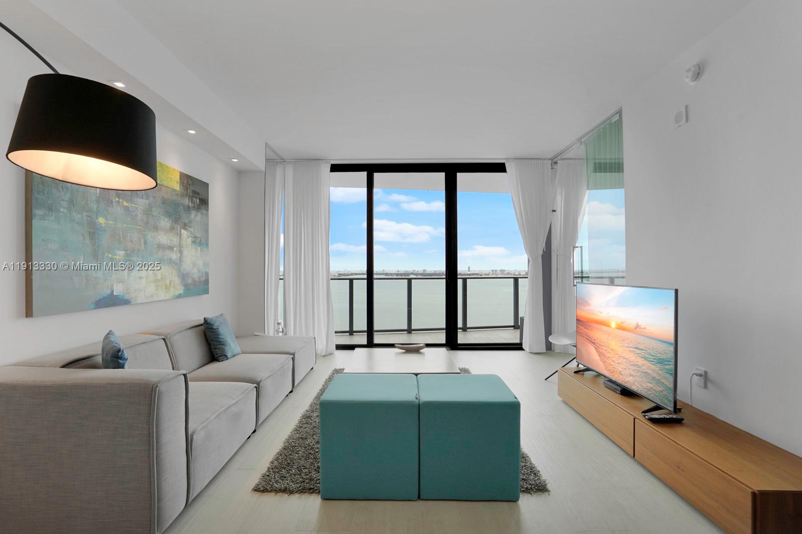 460 NE 28th St # 2806