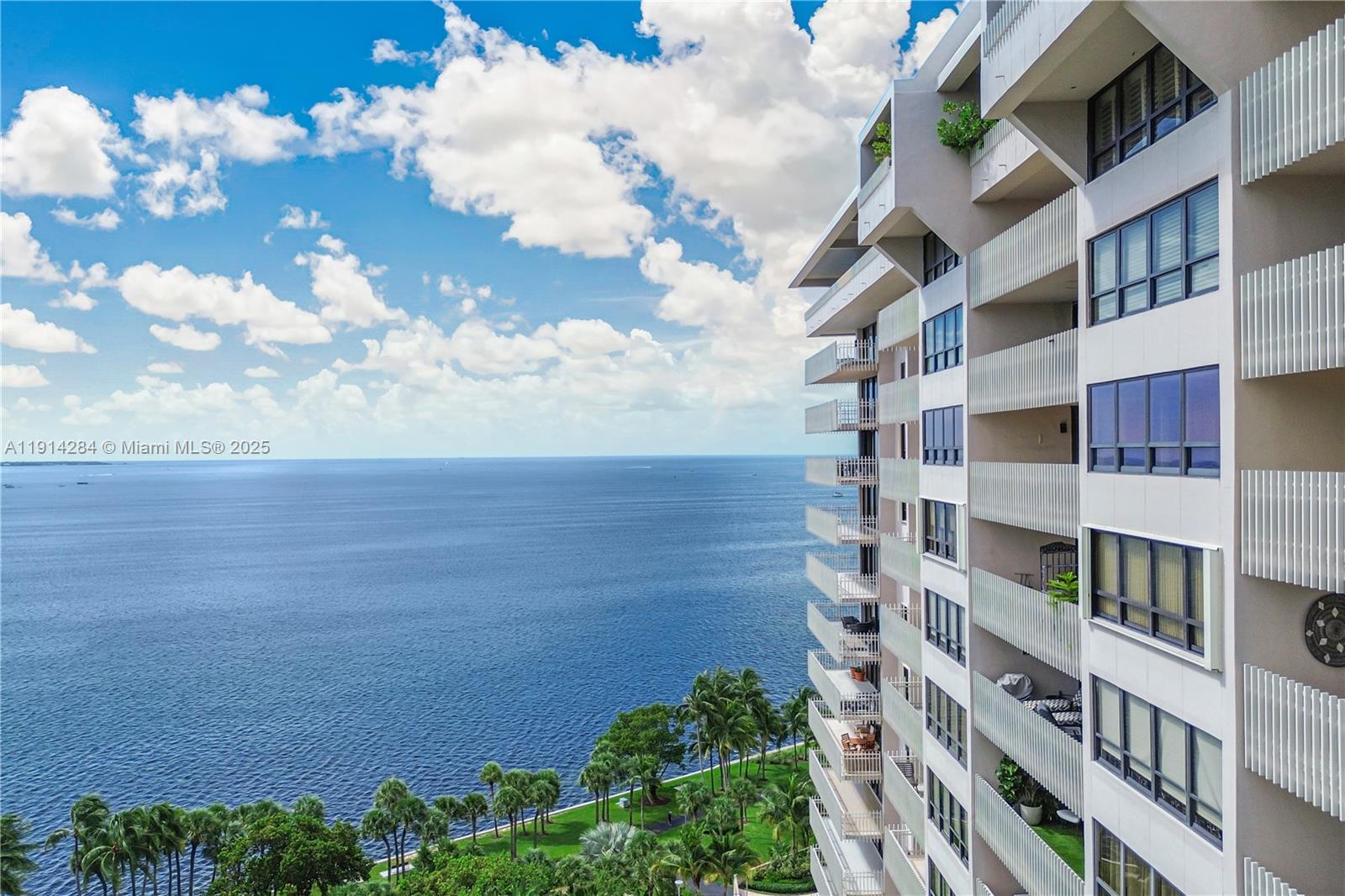 2 Grove Isle Dr # B1507