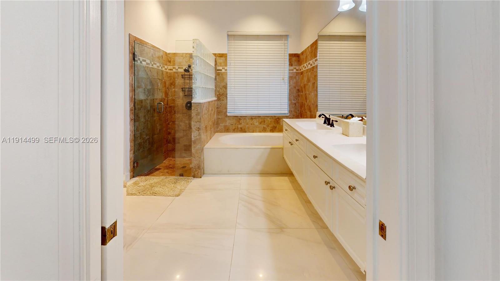 1946 Harbor View Cir