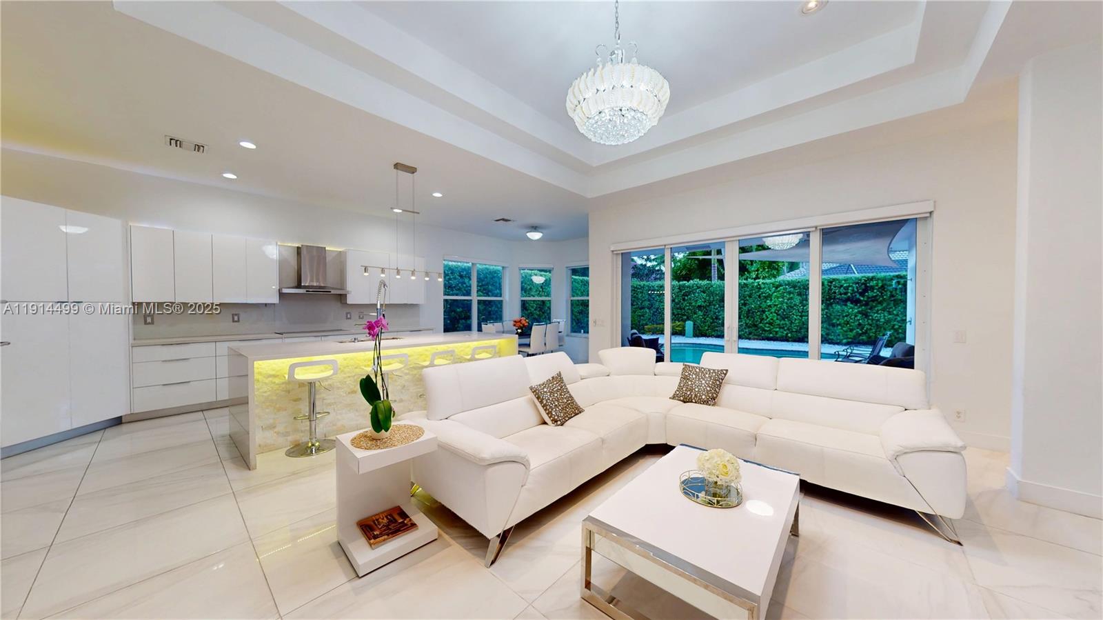 1946 Harbor View Cir