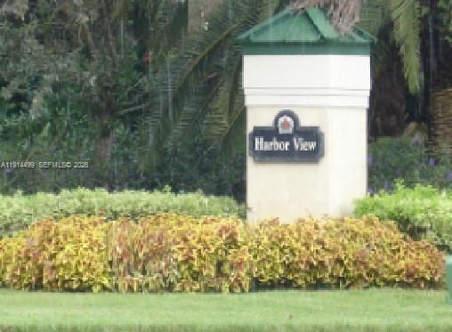 1946 Harbor View Cir