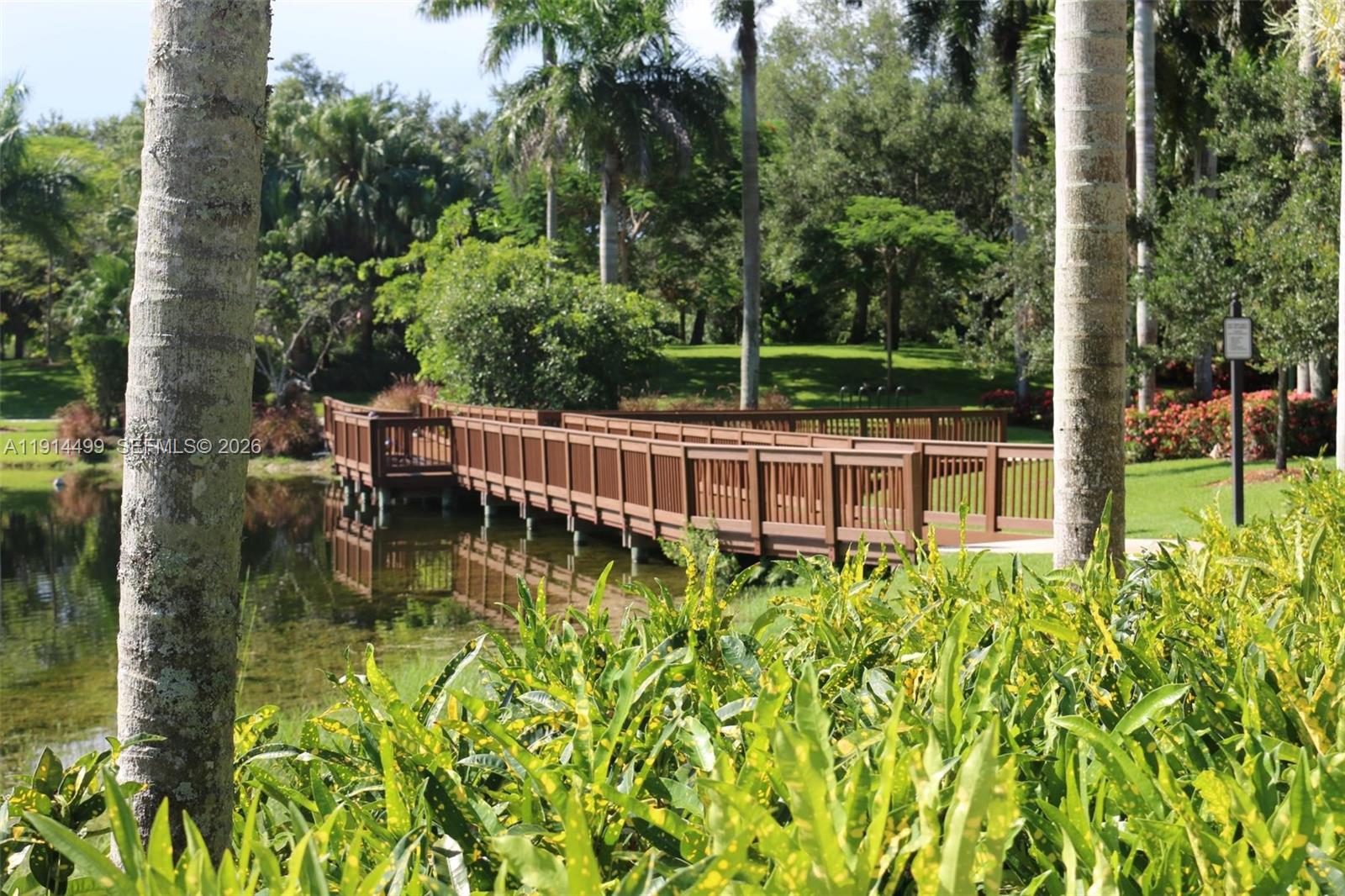 1946 Harbor View Cir