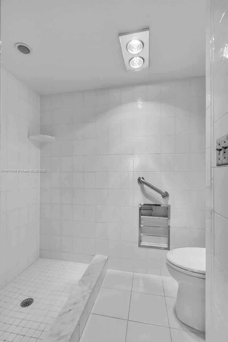 200 Ocean Lane Dr Unit: 407-GR09