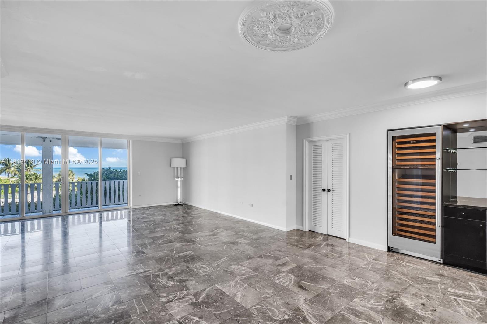 200 Ocean Lane Dr Unit: 407-GR09