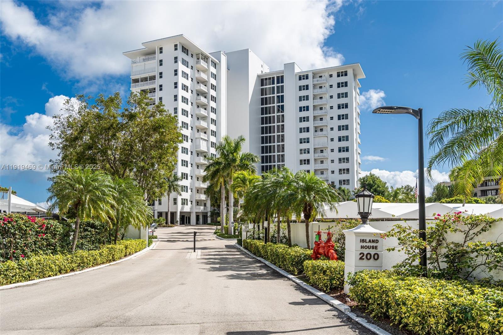 200 Ocean Lane Dr Unit: 407-GR09