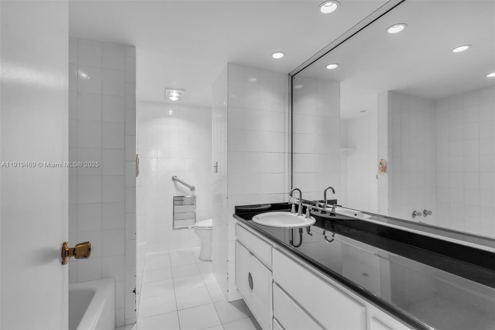 200 Ocean Lane Dr Unit: 407-GR09