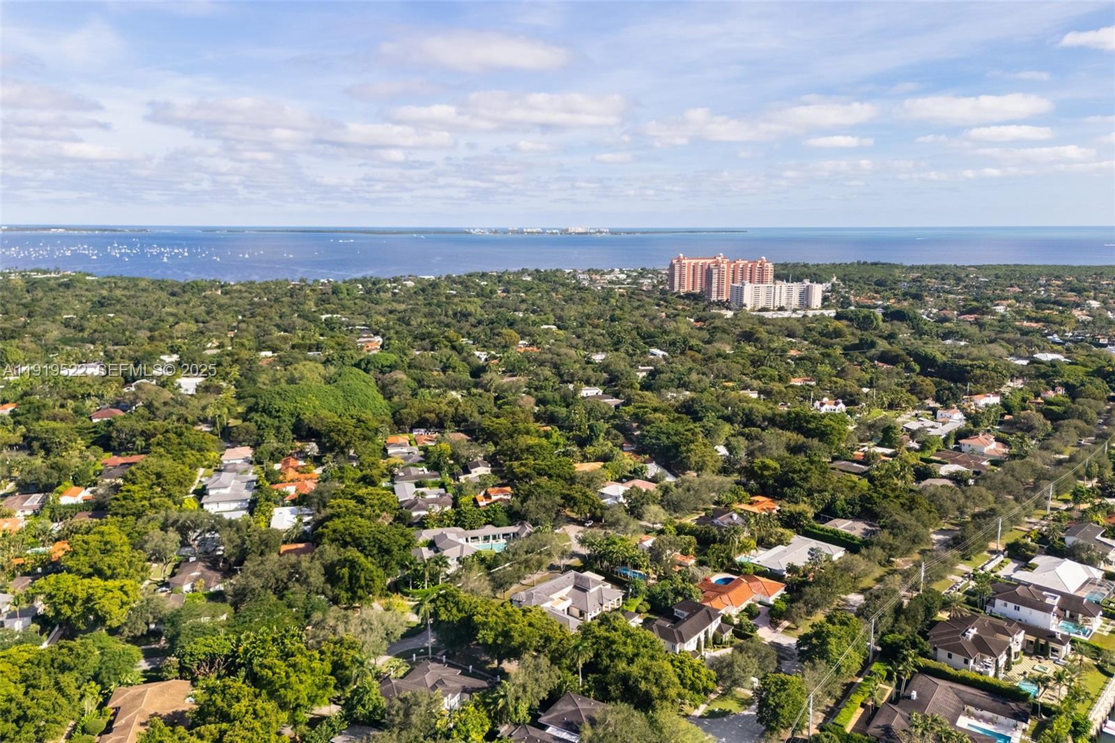 06520 San Vicente St