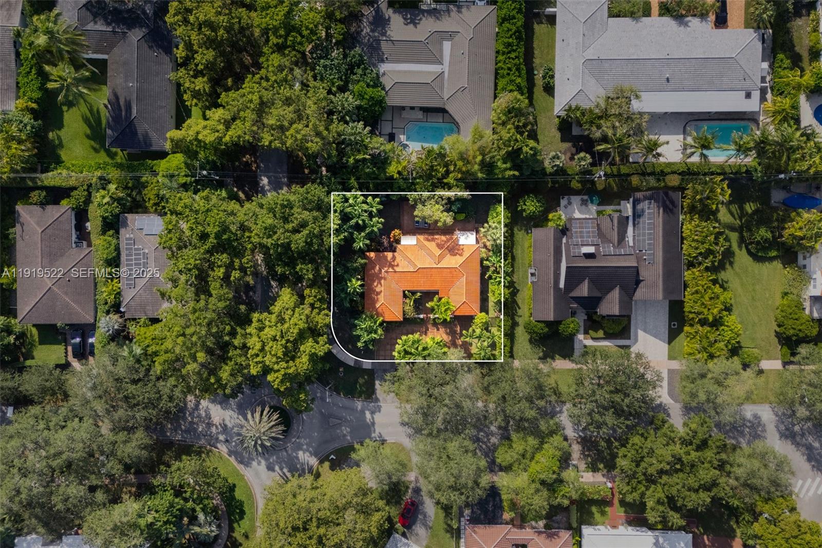 06520 San Vicente St