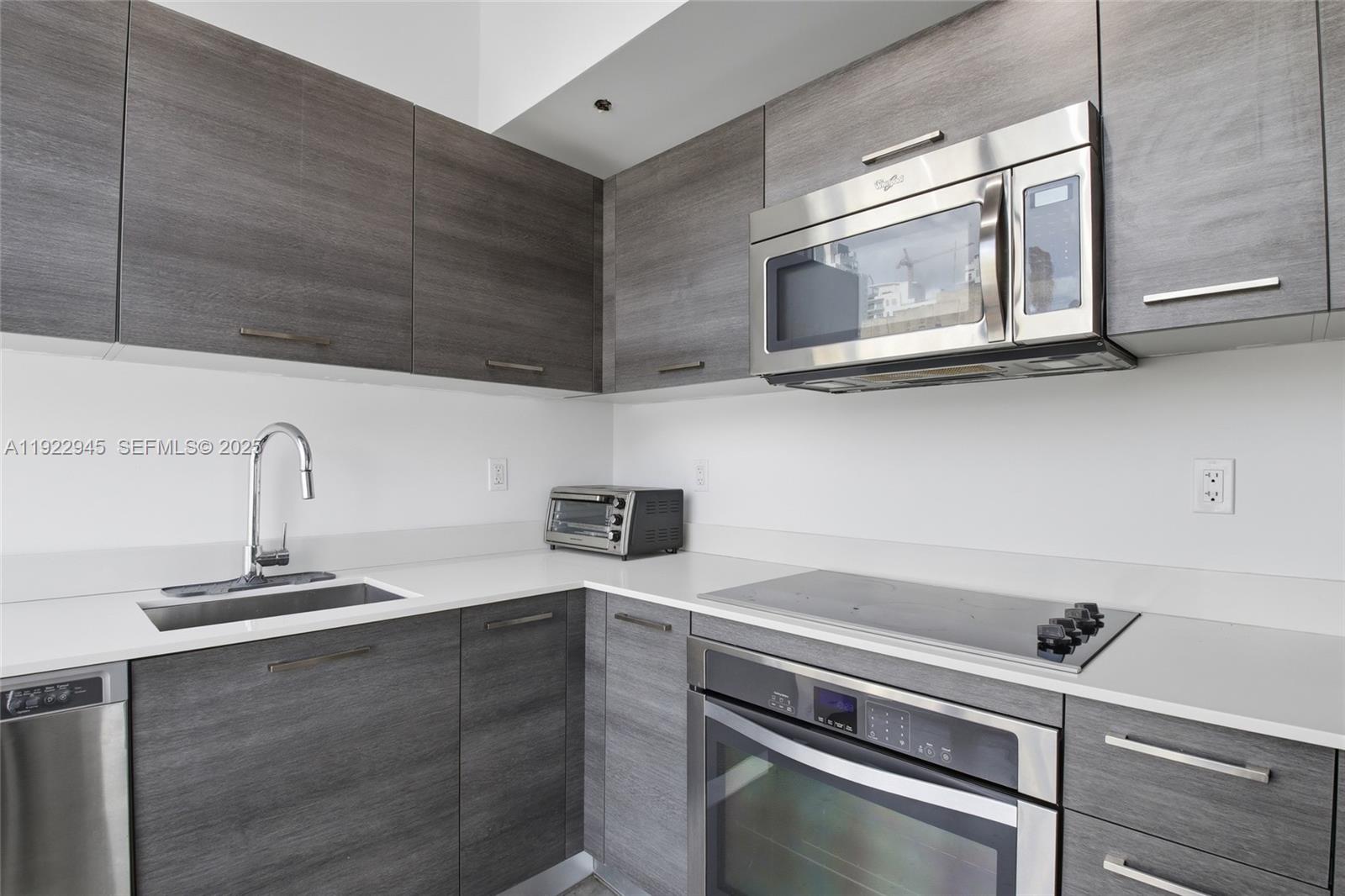 151 SE 1st St # 1810