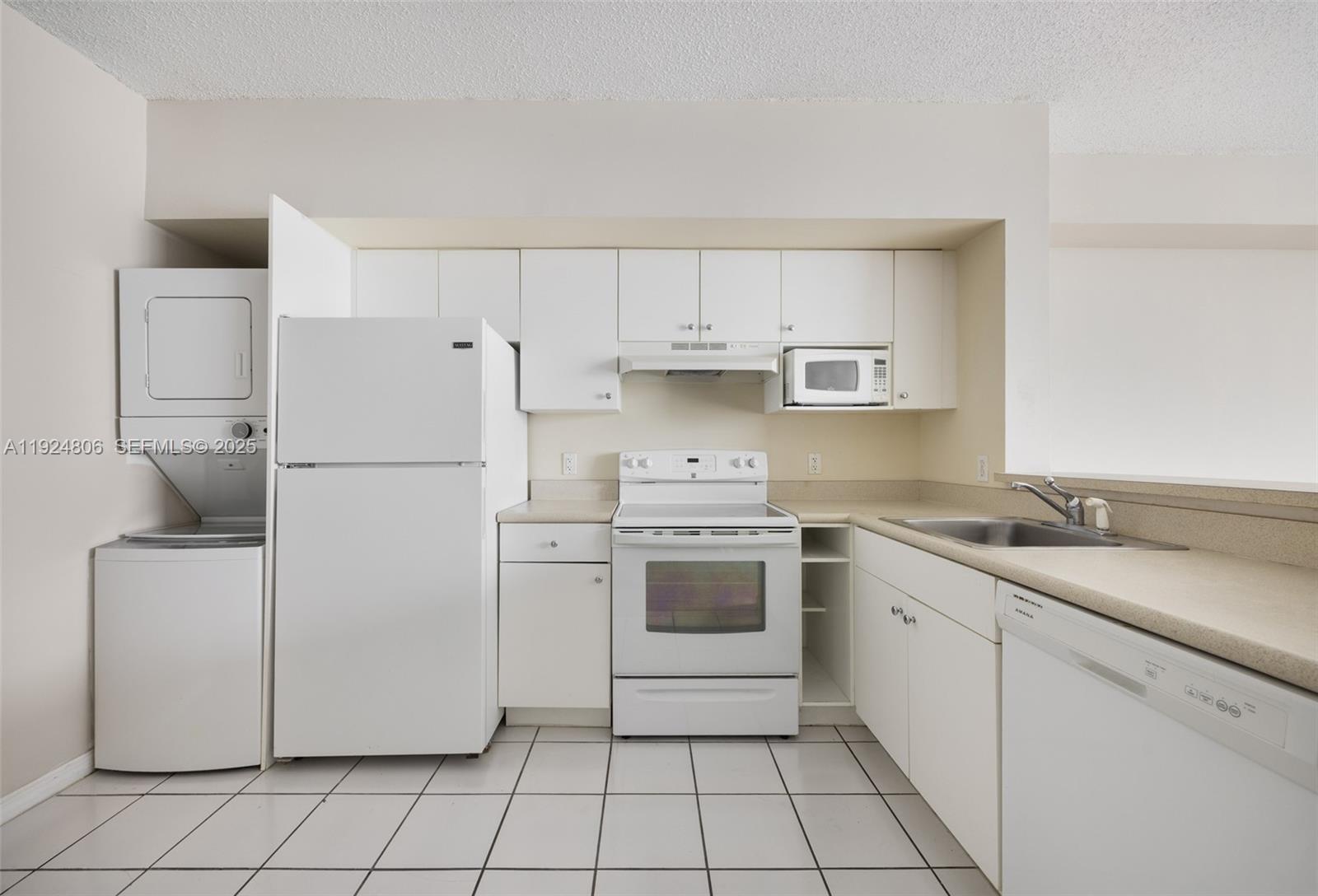 5085 NW 7th St Unit: PH12