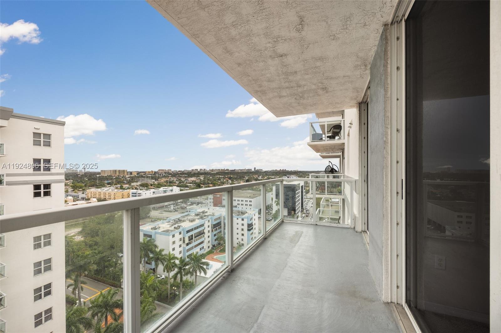 5085 NW 7th St Unit: PH12