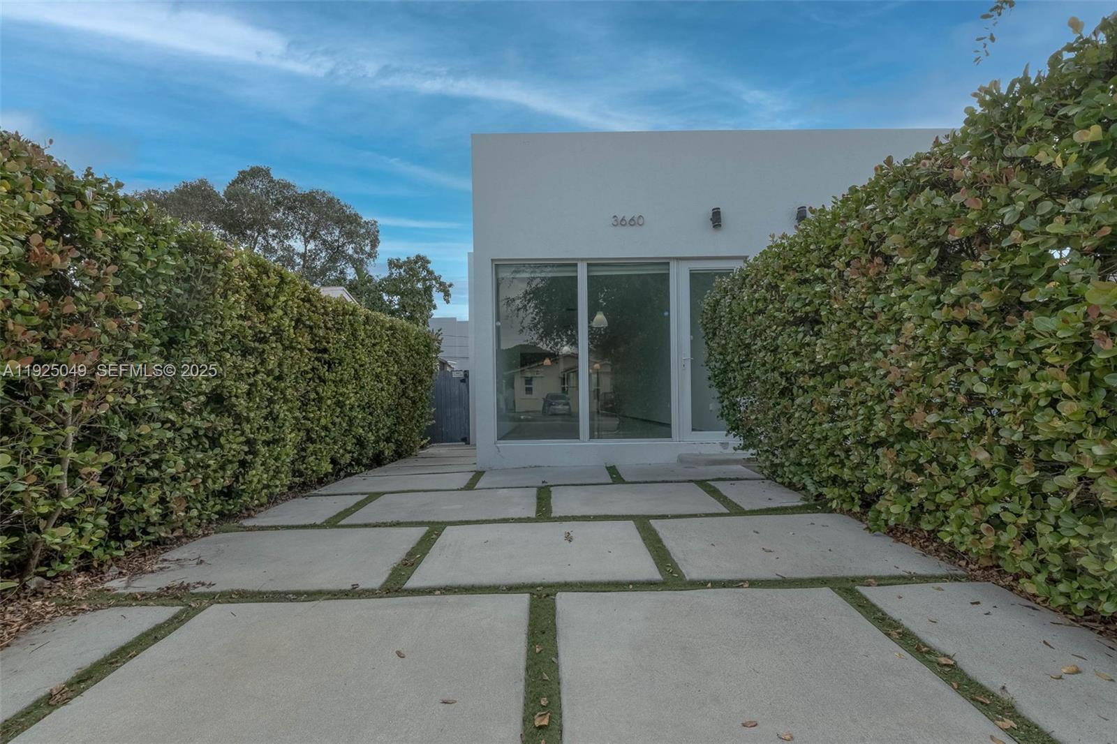 3660 SW 24th Ter # 3660