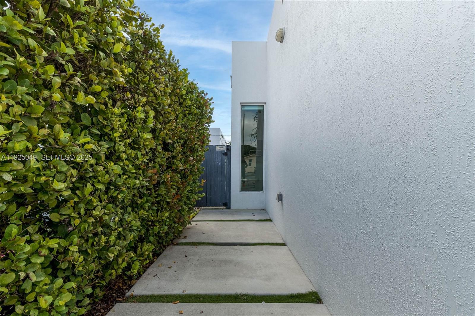 3660 SW 24th Ter # 3660