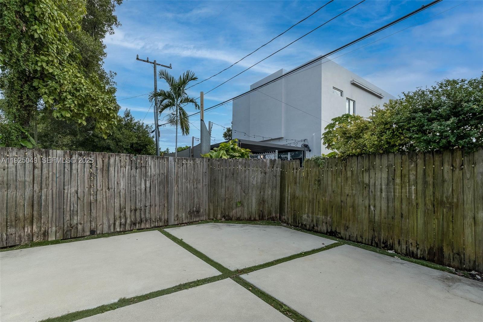 3660 SW 24th Ter # 3660