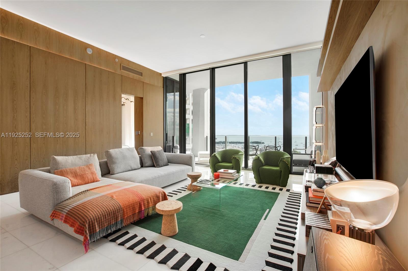 2821 S Bayshore Dr # 15C