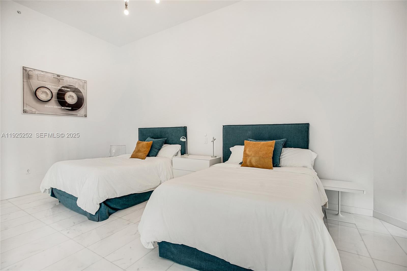 2821 S Bayshore Dr # 15C