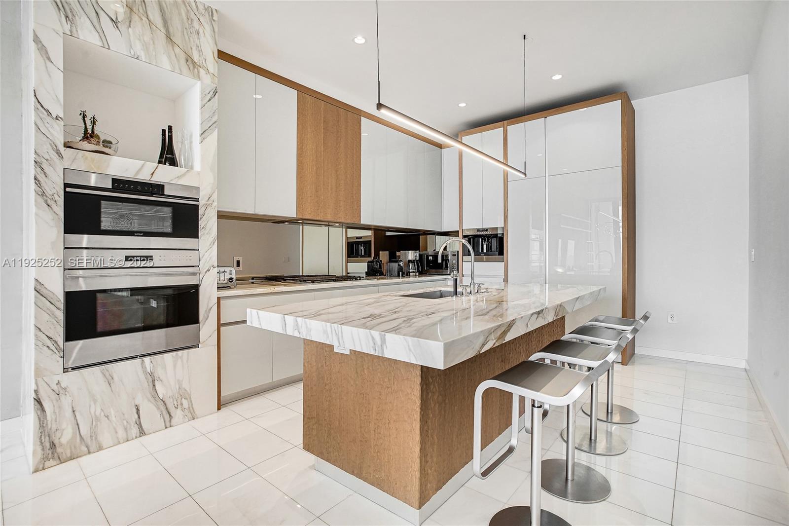 2821 S Bayshore Dr # 15C