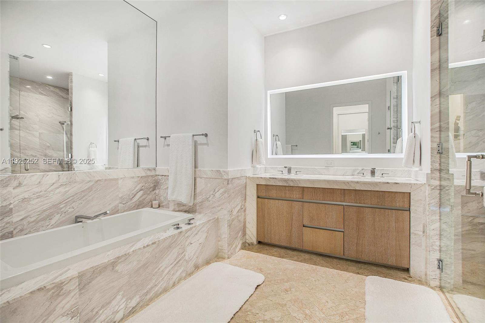 2821 S Bayshore Dr # 15C