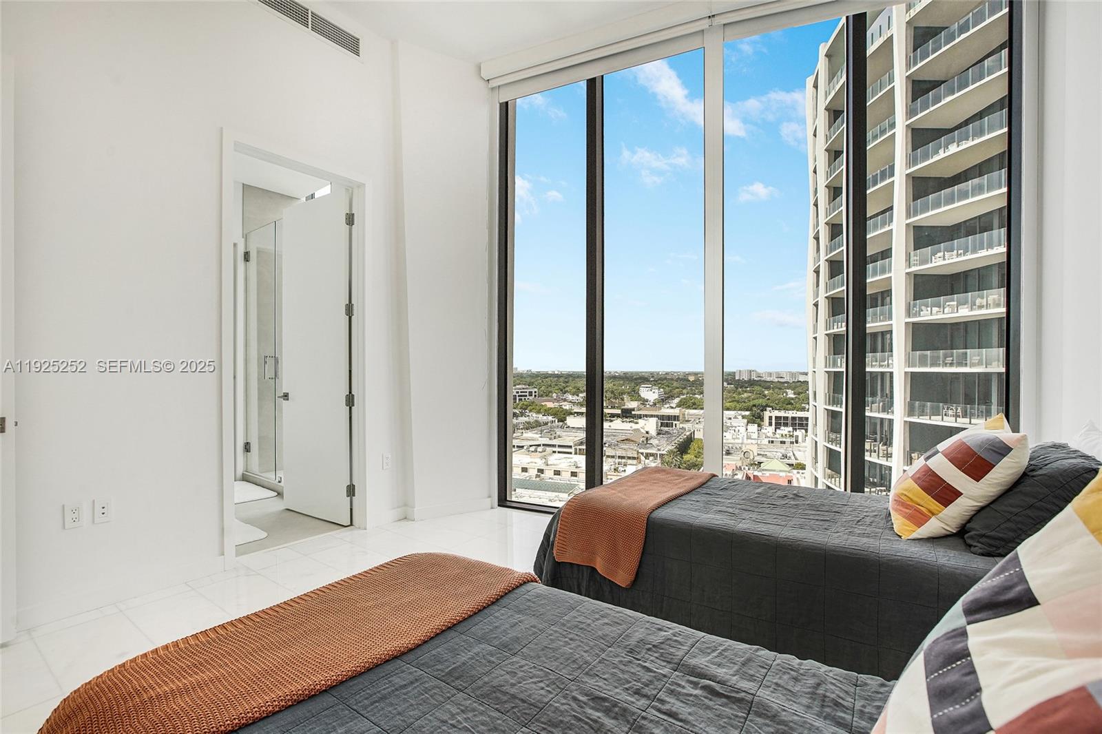 2821 S Bayshore Dr # 15C