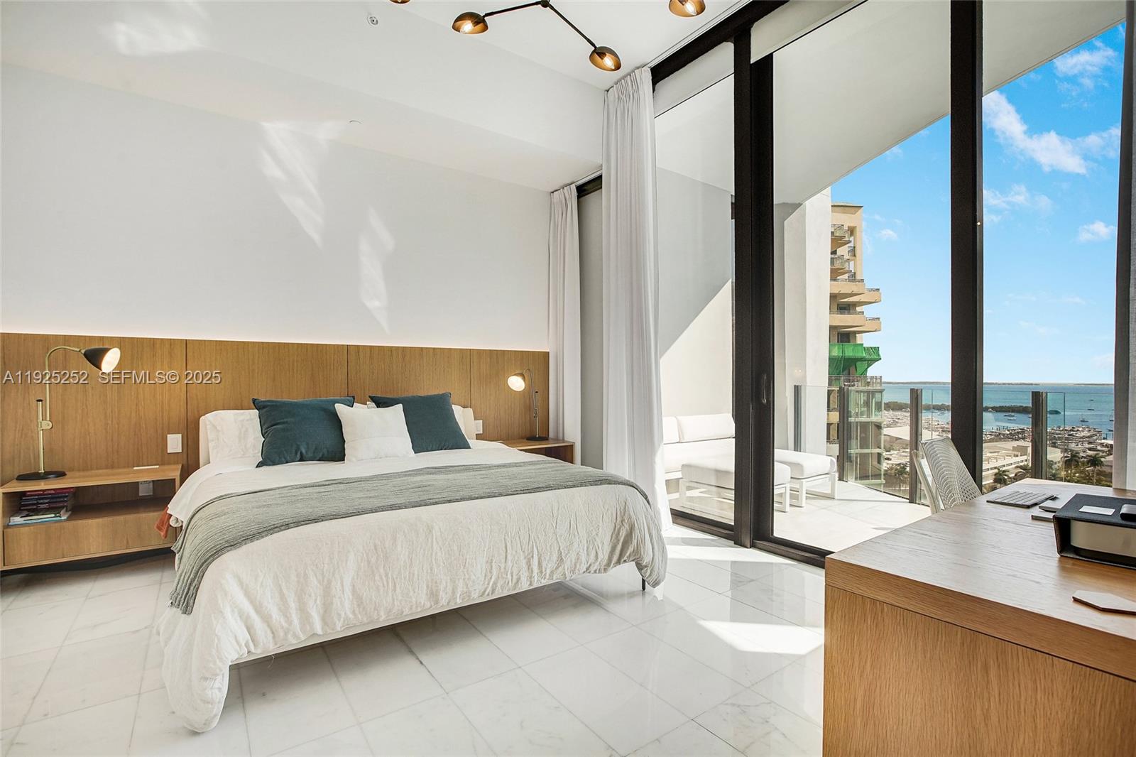 2821 S Bayshore Dr # 15C