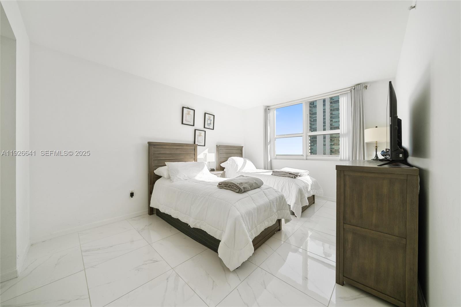 1155 Brickell Bay Dr # 2501