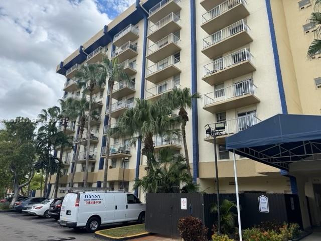 4550 NW 9th St # 416E