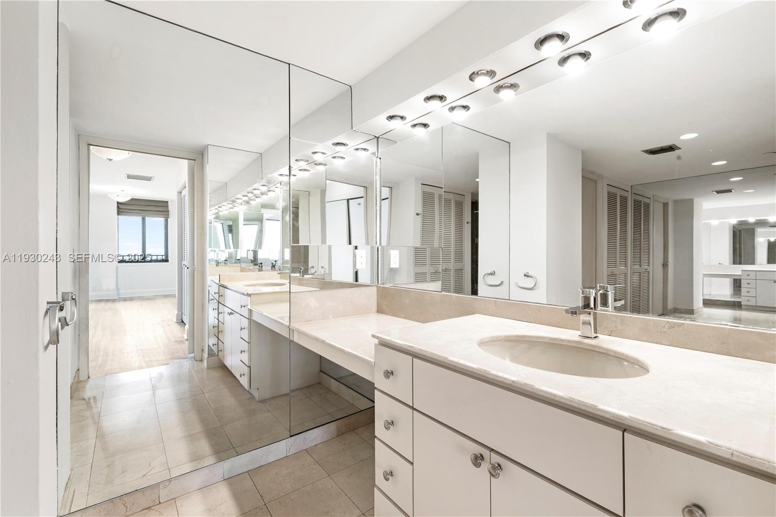 151 Crandon Blvd # 841