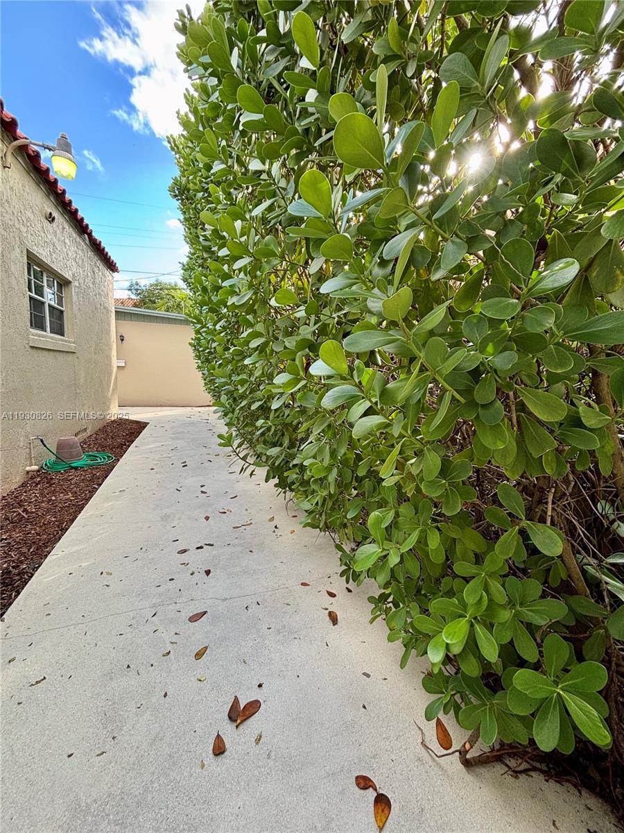 1654 SW 14th Ter # 1