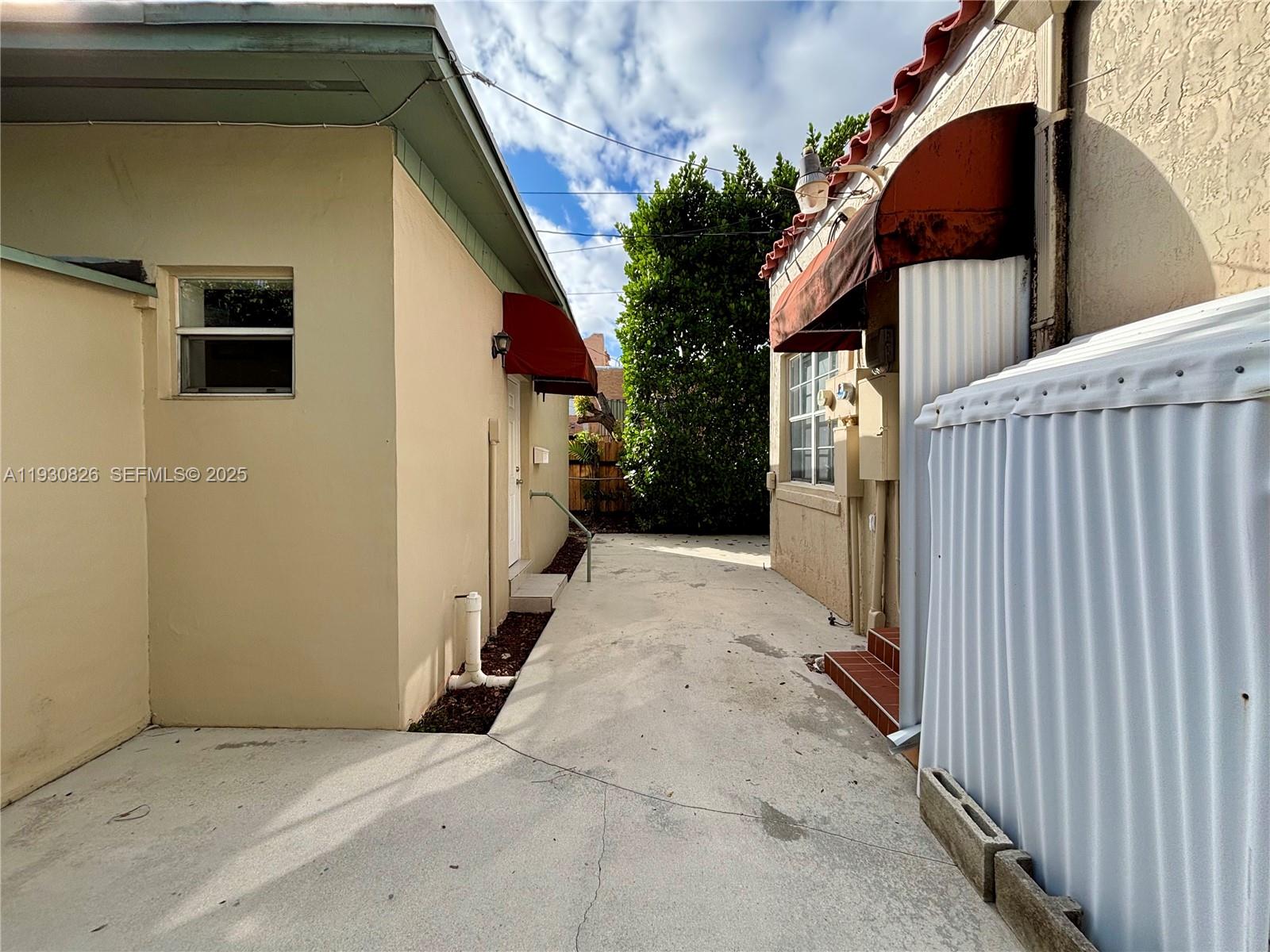 1654 SW 14th Ter # 1