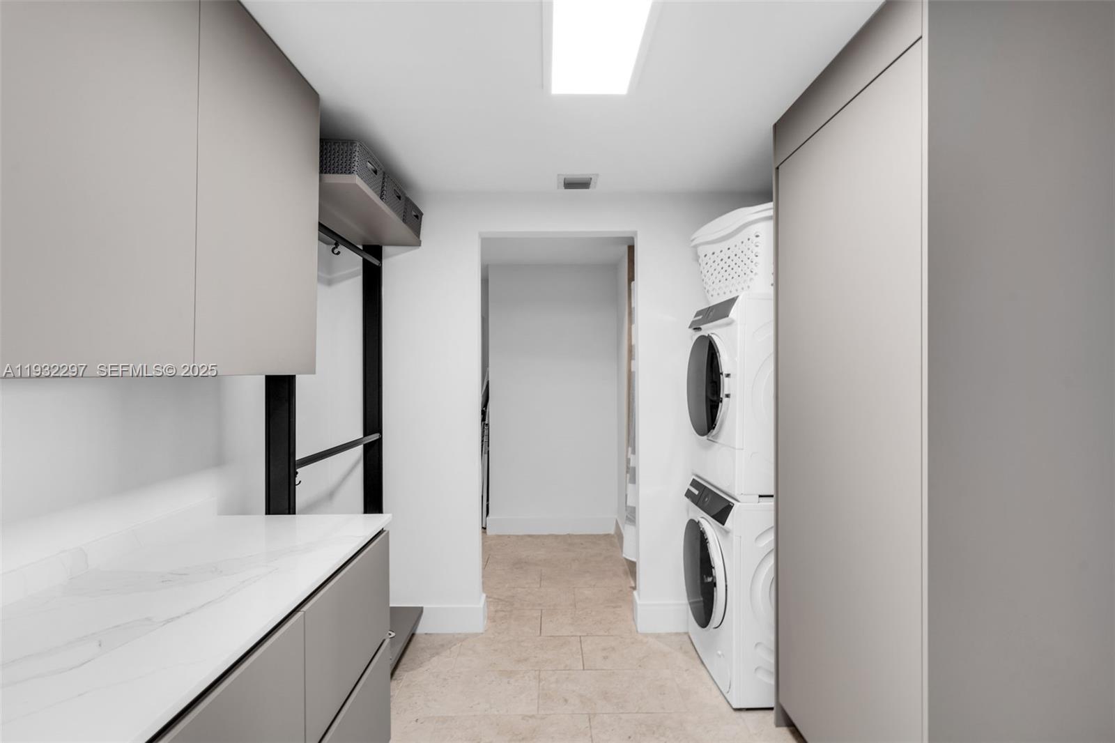 781 Crandon Blvd # 801