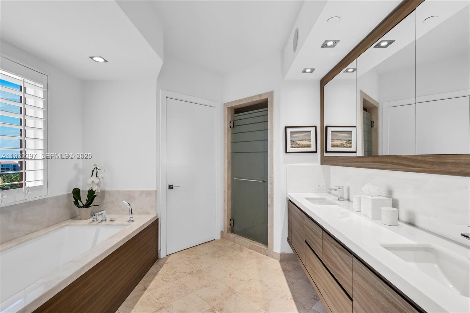 781 Crandon Blvd # 801