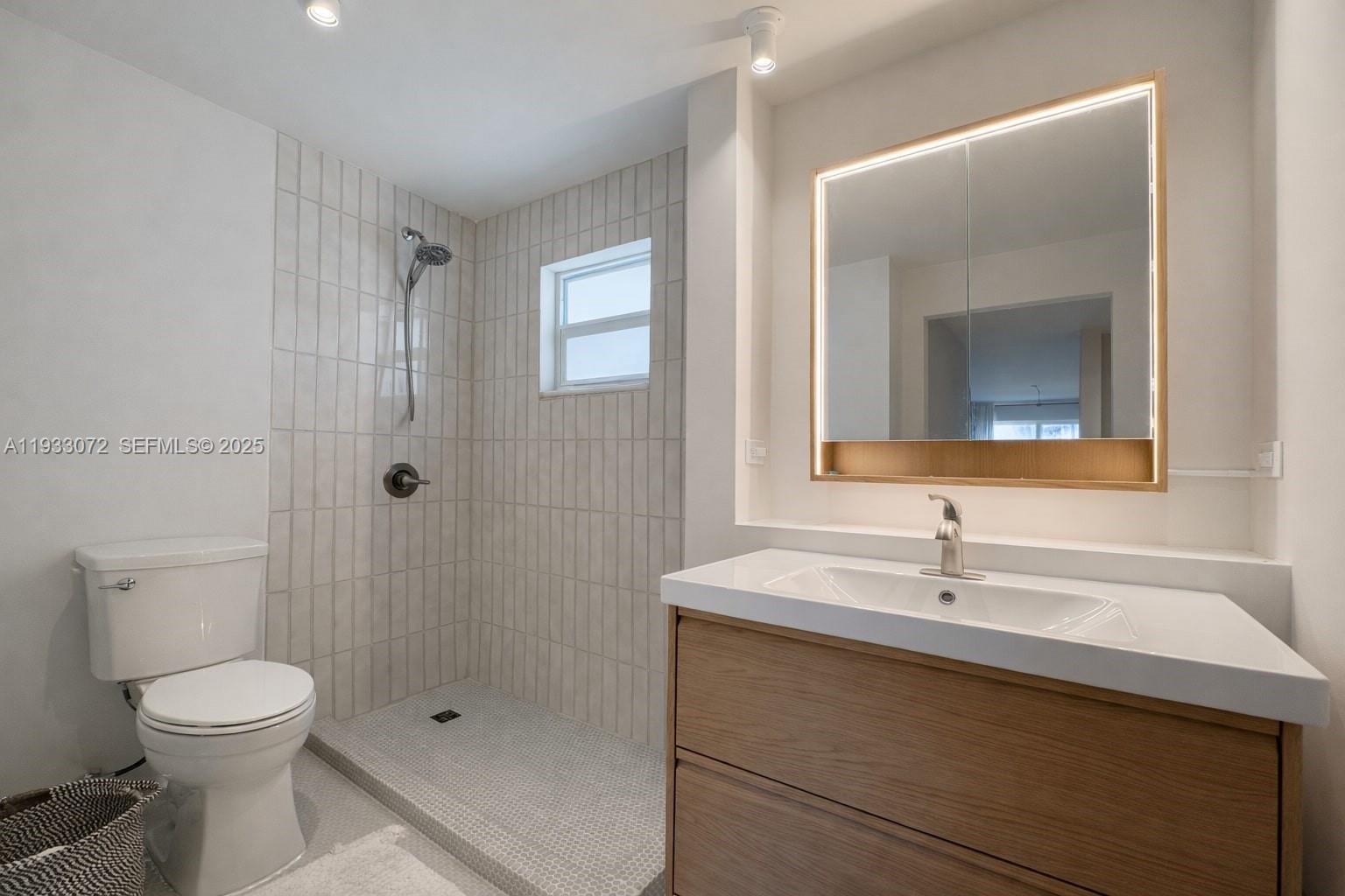 1840 Jefferson Ave # 302