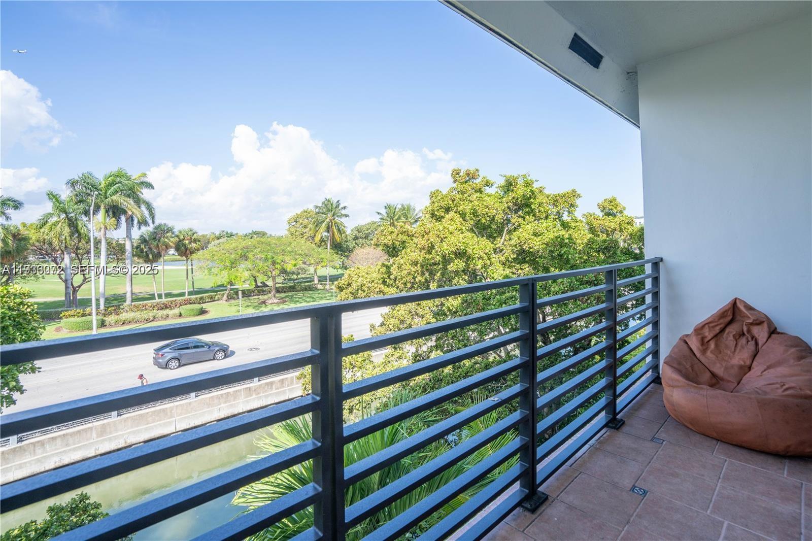 1840 Jefferson Ave # 302