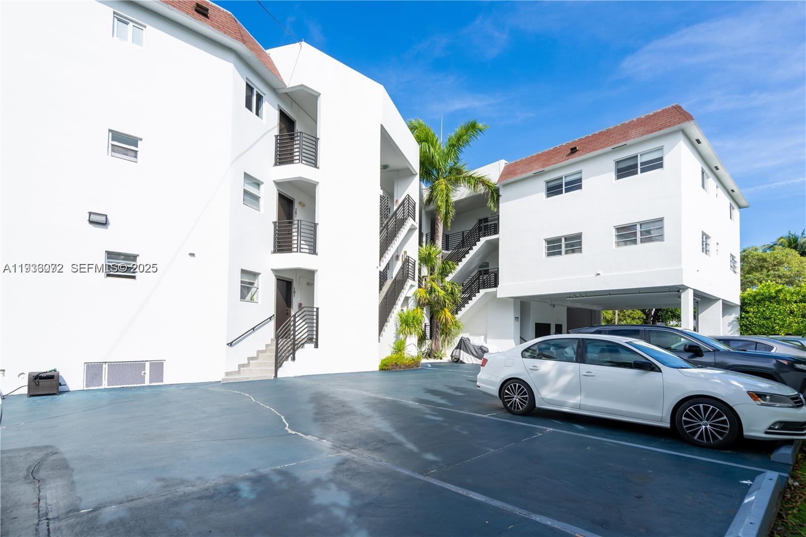 1840 Jefferson Ave # 302