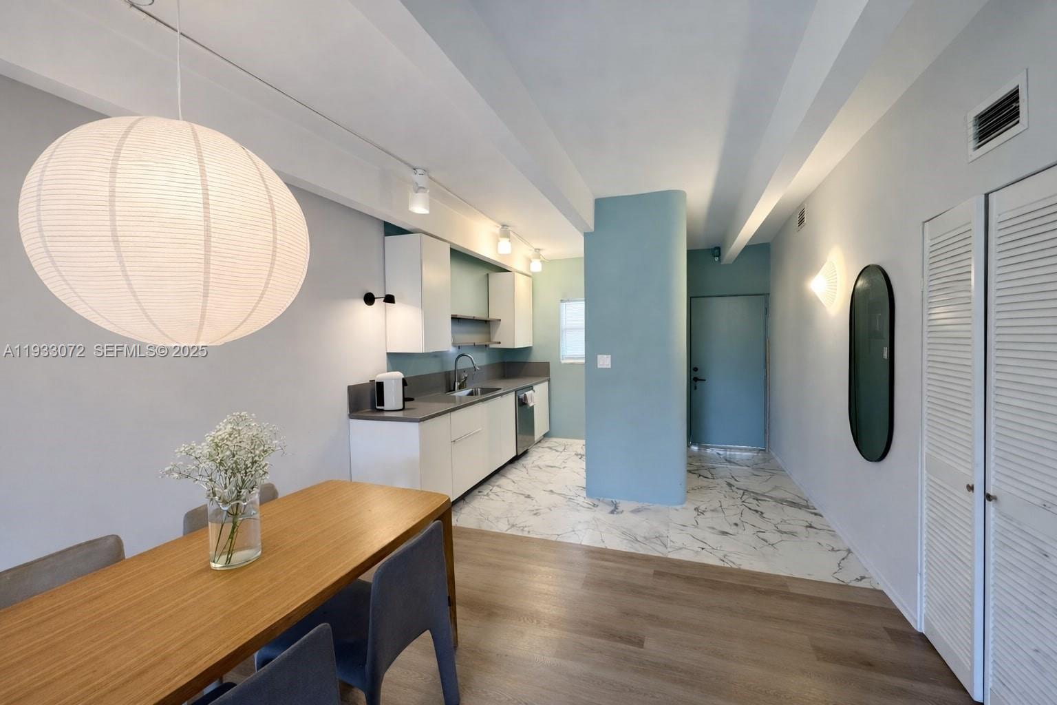 1840 Jefferson Ave # 302