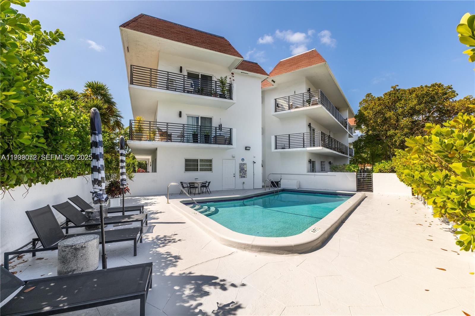 1840 Jefferson Ave # 302