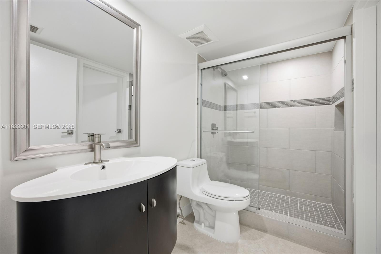 7601 E Treasure Dr # 1119