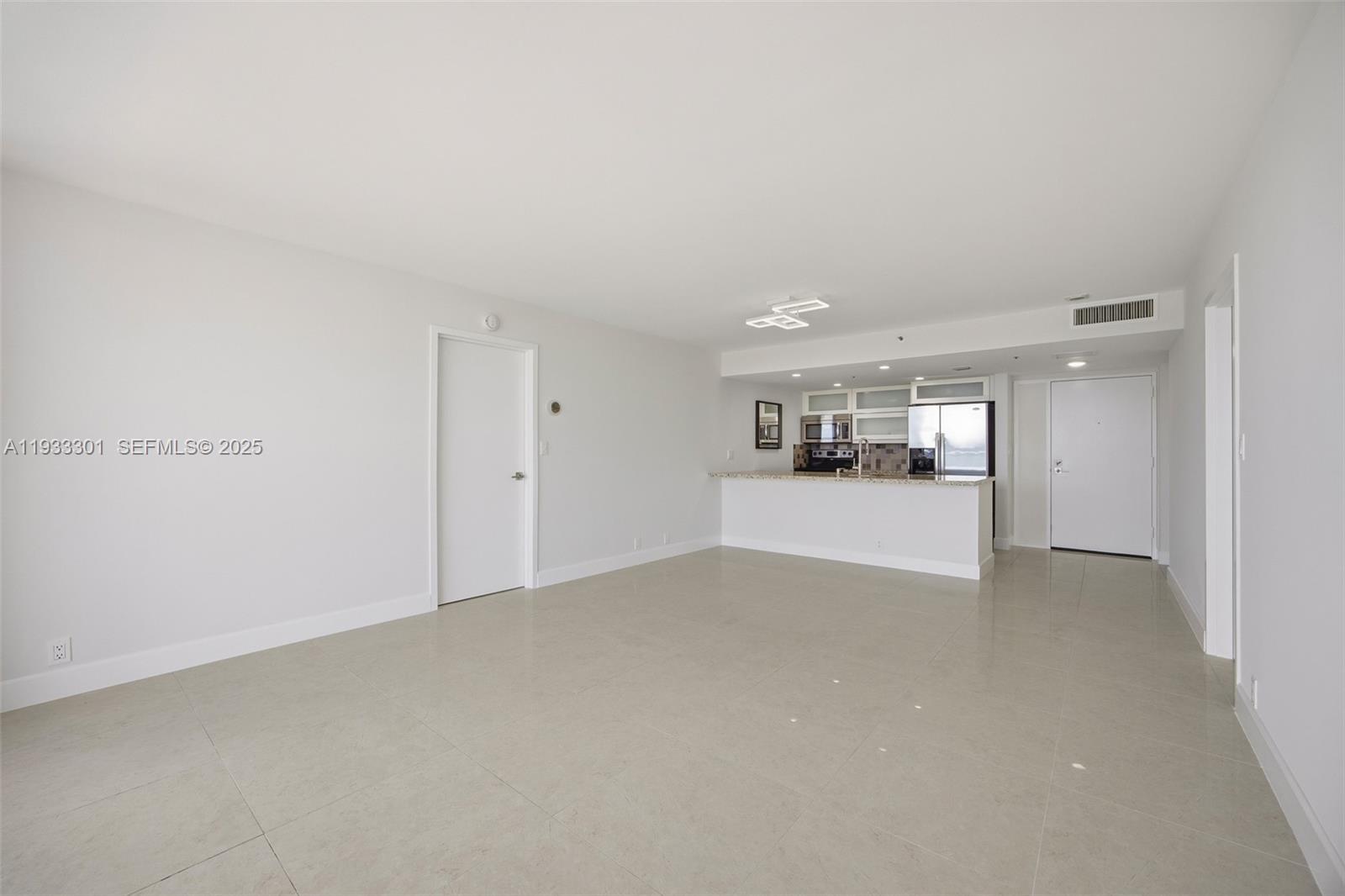 7601 E Treasure Dr # 1119