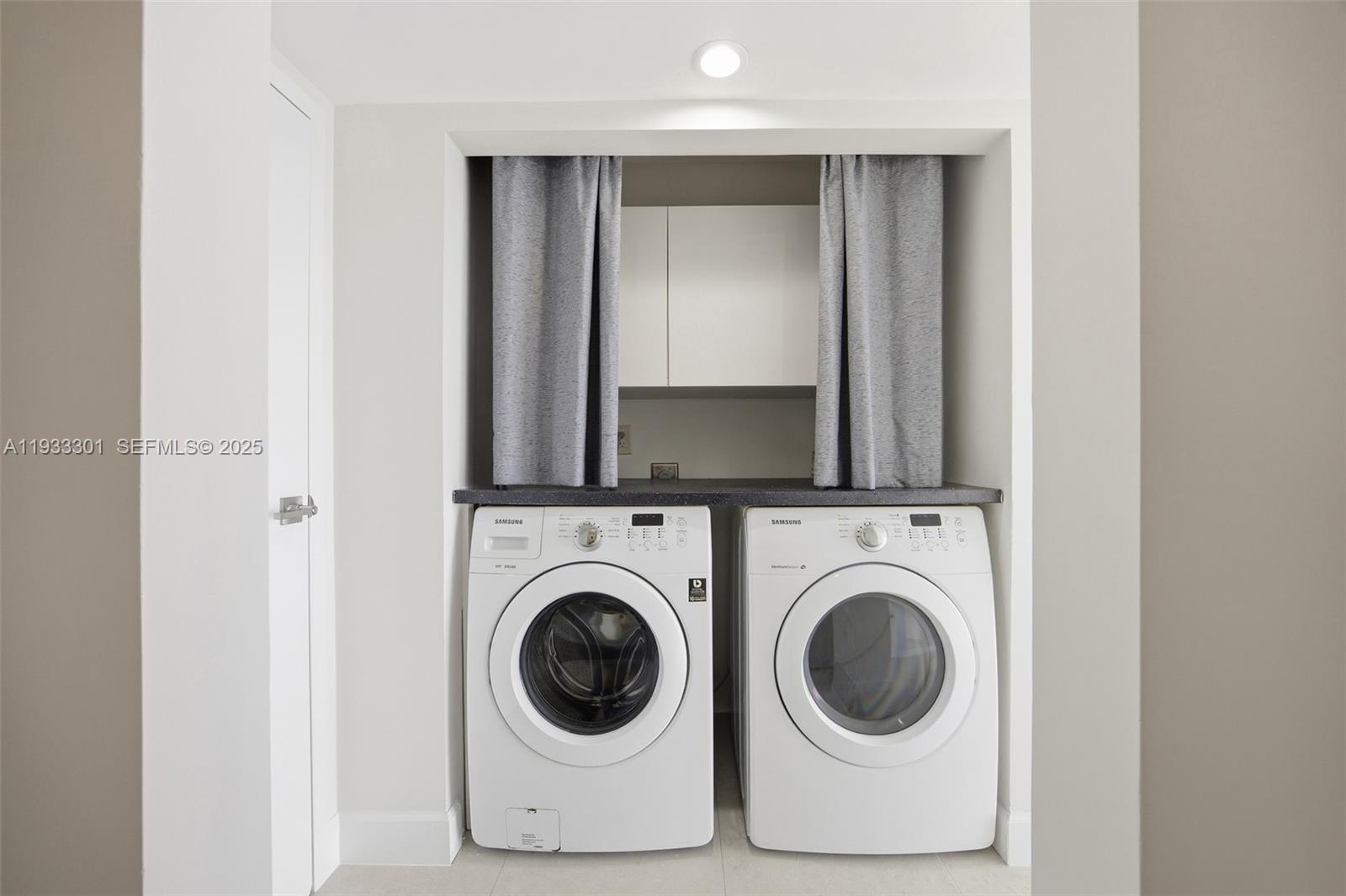 7601 E Treasure Dr # 1119