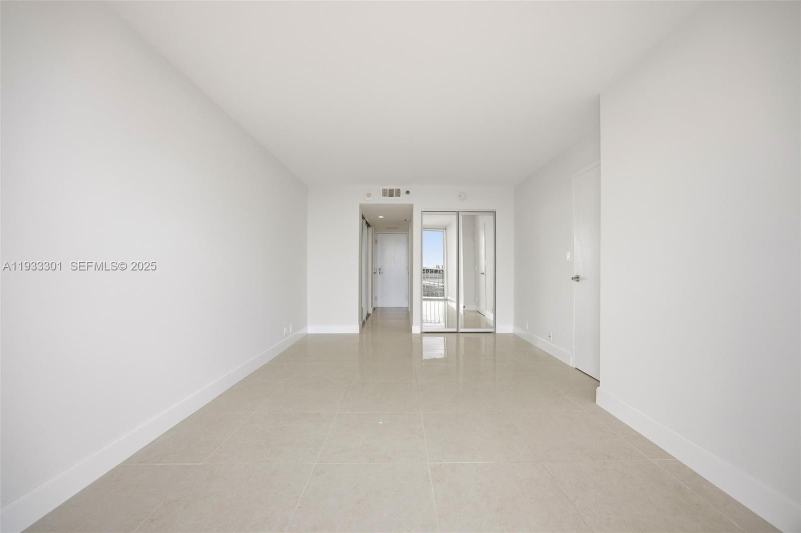 7601 E Treasure Dr # 1119