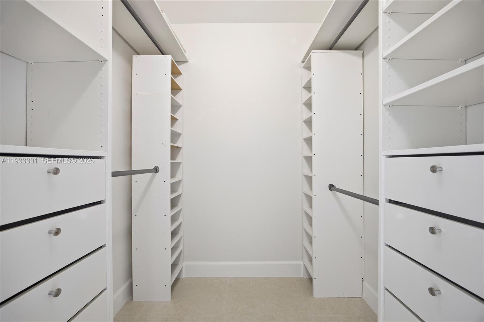 7601 E Treasure Dr # 1119