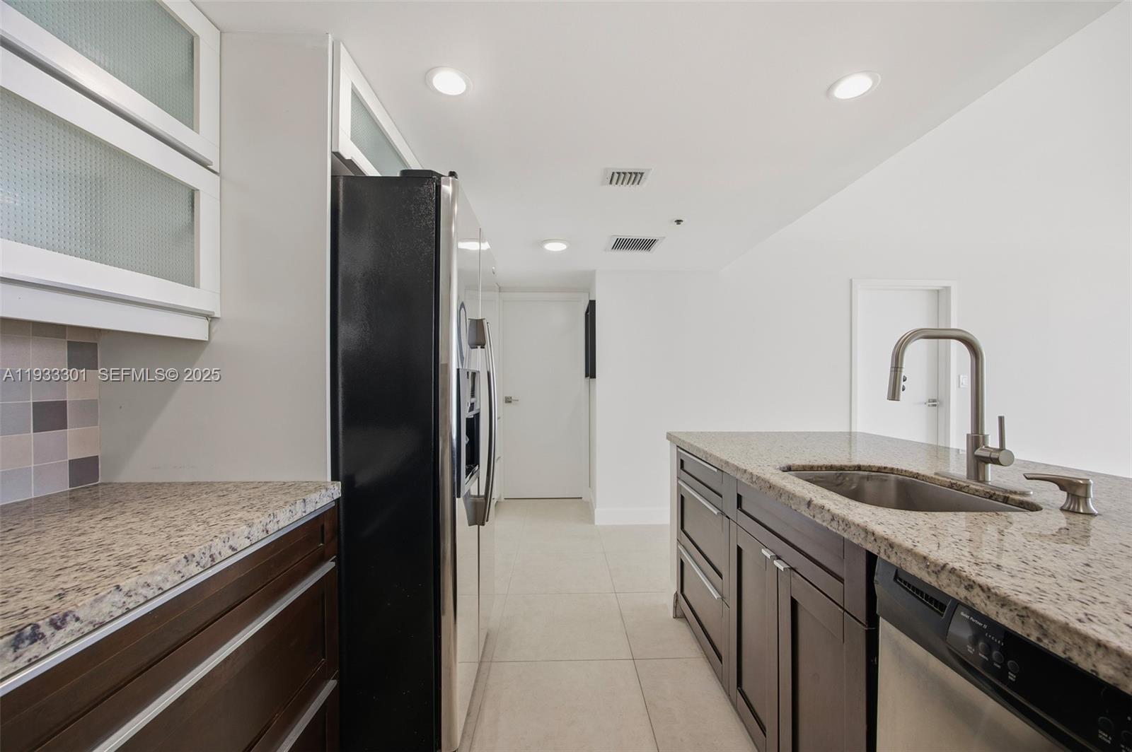 7601 E Treasure Dr # 1119