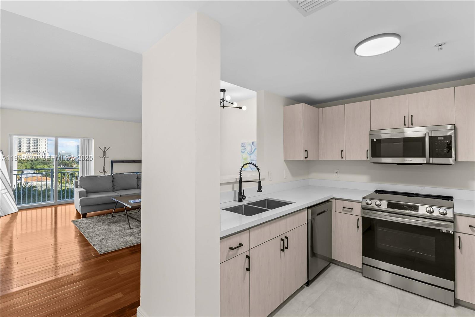 50 Menores Ave # 522