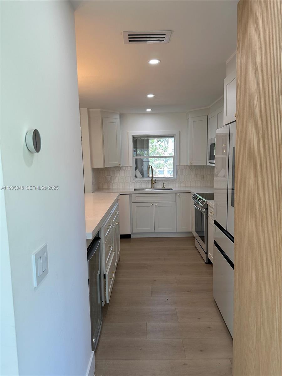 708 SE 3rd Ave Ext # 201